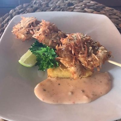 سالن غذا خوری سالیس | Sails Restaurant & Bar