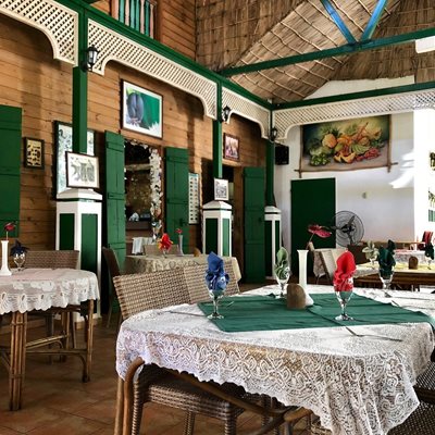 ویکتوریا-رستوران-ماری-آنتونیت-Marie-Antoinette-373967