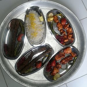 تهران-رستوران-باغ-خانوادگی-عموسید-374081