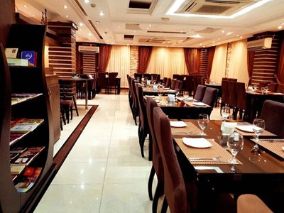 کیش-رستوران-قصر-تشریفات-374146