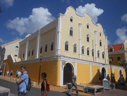 ساختمان تاریخی ویلسمتاد | Mikve Israel-Emanuel Synagogue