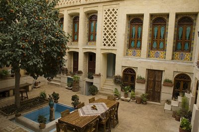 شیراز-اقامتگاه-بومگردی-لوتوس-378436