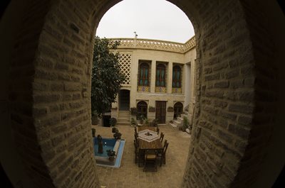 شیراز-اقامتگاه-بومگردی-لوتوس-378431