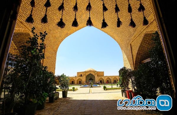 هتل کاروانسرای لاله بیستون