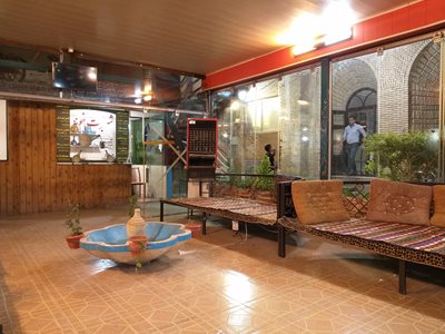 کرمان-سفره-خانه-هزار-و-یک-شب-383802