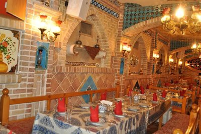 سفره خانه سنتی باربد