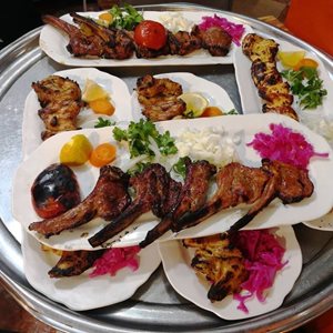 تهران-سفره-خانه-سنتی-هزار-و-یک-شب-389171