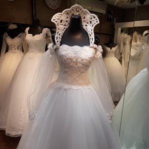 تهران-راسته-لباس-عروس-چهارراه-امیر-اکرم-390516
