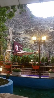 تهران-رستوران-سنتی-کوهسار-دربند-394200