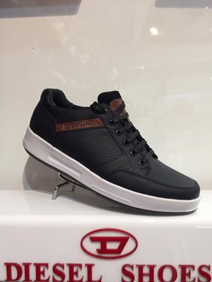 اصفهان-کفش-ترنادو-397681