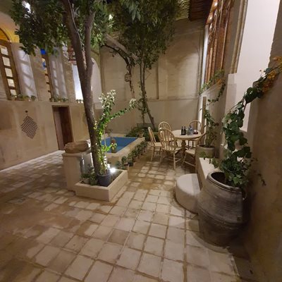 شیراز-کافه-موزه-زرنگار-399083