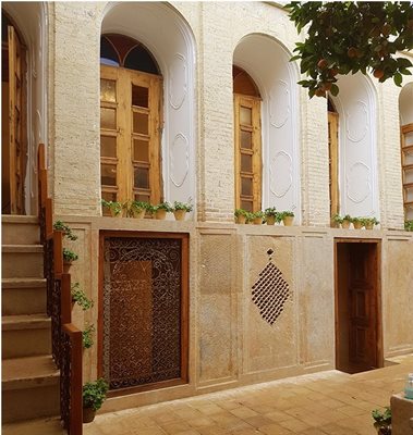 شیراز-کافه-موزه-زرنگار-399084