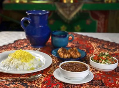 تهران-رستوران-سنتی-لانه-کبوتر-426655