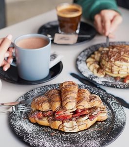 تهران-رستوران-فلای-لند-فود-پارک-426665