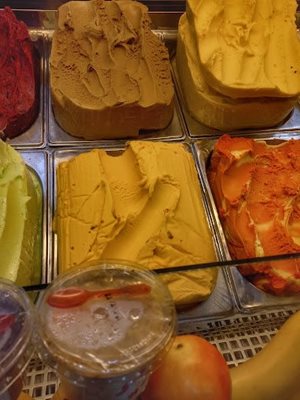 تهران-بستنی-هلی-440216