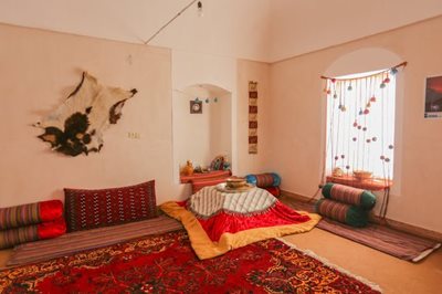 سرایان-اقامتگاه-بومگردی-نمکزار-سه-قلعه-463965