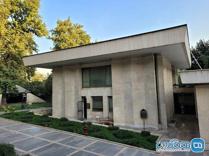 کتابخانه اختصاصی کاخ نیاوران