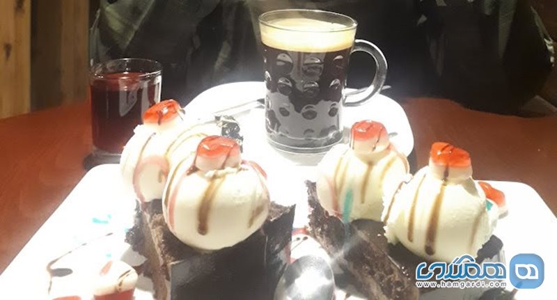 کافه سپید و سیاه