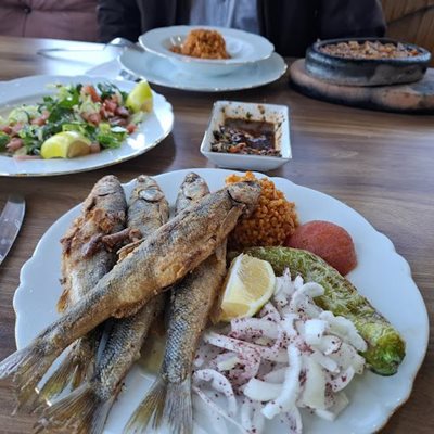 رستوران آکدامار وان