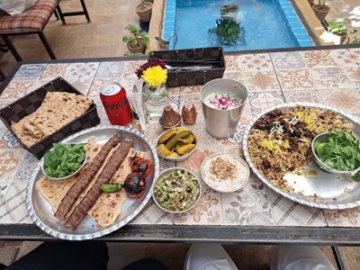 رستوران دوسی