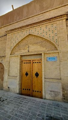 شیراز-اقامتگاه-بومگردی-عمارت-هفت-رنگ-477600