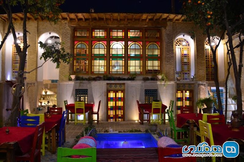 اقامتگاه بومگردی عمارت هفت رنگ