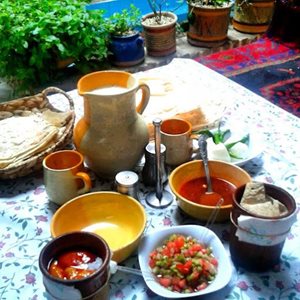 ارومیه-سفره-سرای-سنتی-روزگاران-478437