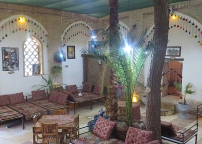 سفره خانه سنتی مشتاقیه
