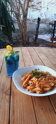 رشت-کافه-چرخ-رشت-487843