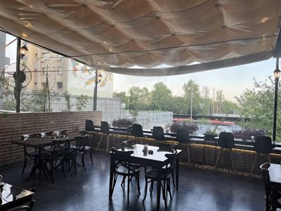تهران-کافه-عمارت-روبرو-492546