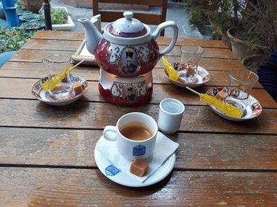 کافه کتاب دارالخلافه