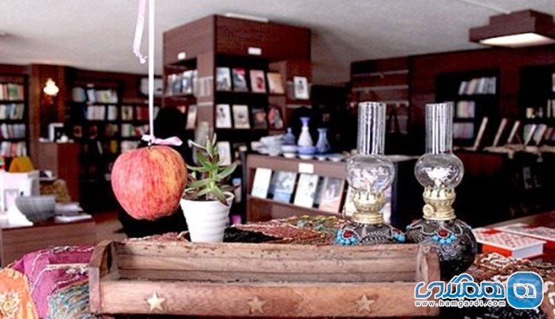 کافه کتاب کراسه