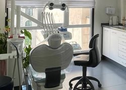 مرکز دندانپزشکی دکتر مانا توسلی خواه
