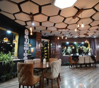 خرم-آباد-فست-فود-زعفران-طلایی-495664