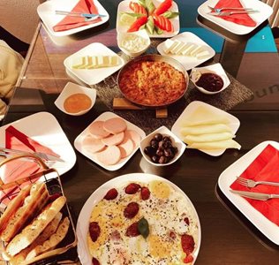 استانبول-رستوران-Mavi-Balik-استانبول-518593