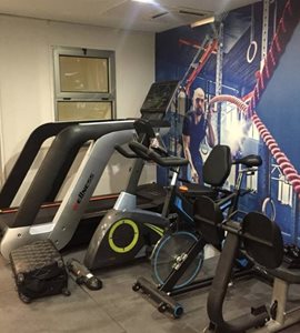 شیراز-آکادمی-تناسب-اندام-دکتر-محمد-فروغی-518642