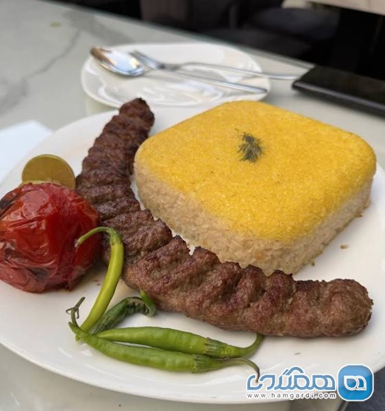 کافه رستوران فرزین لانژ