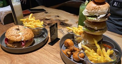 تهران-کافه-رستوران-تراس-پارک-518727