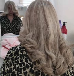 سالن زیبایی راحیل امانی