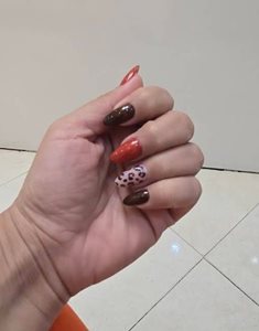 تهران-سالن-زیبایی-لیلیوم-سرخ-519559