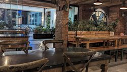 رستوران چیکن فکتوری بام لند