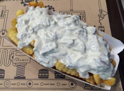 تهران-رستوران-چیکن-فکتوری-بام-لند-519751