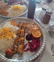 رستوران سرو طلایی فولادشهر