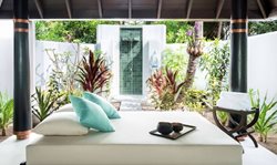 هتل Anantara Kihavah Maldives Villas