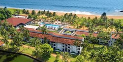 هتل Avani Kalutara Resort