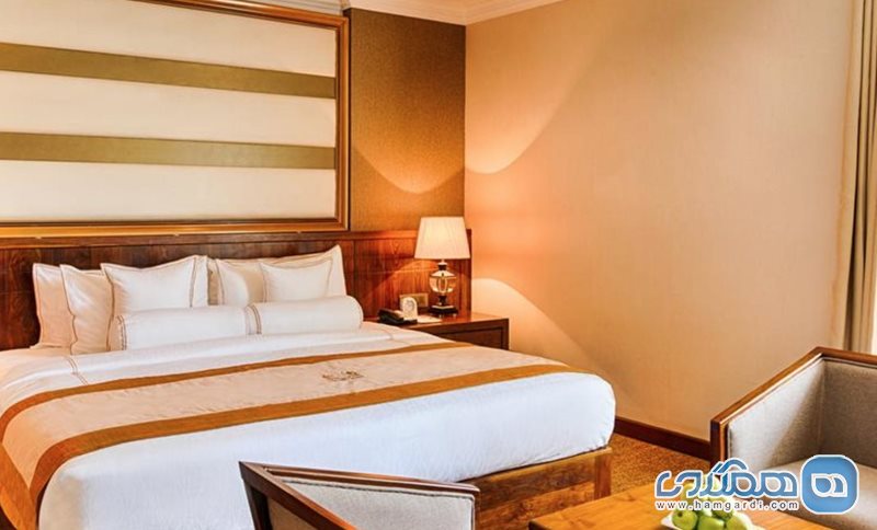 هتل The Golden Crown