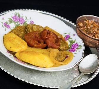 اراک-رستوران-ما-سه-نفر-اراک-522186