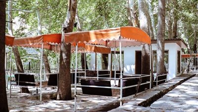 کرج-رستوران-لادن-جاده-چالوس-522533