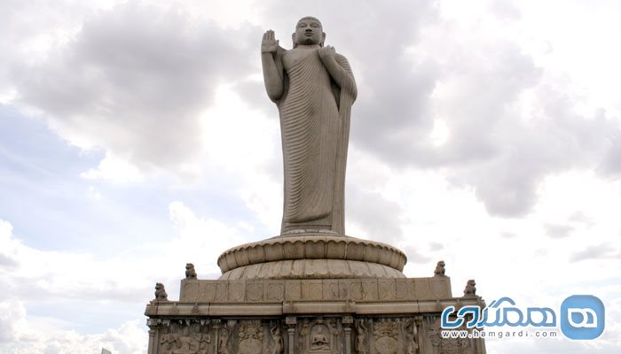 مجسمه Hussain Sagar