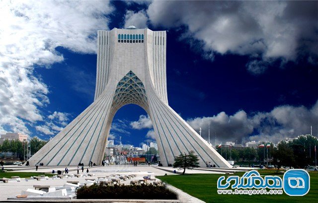 میدان آزادی 